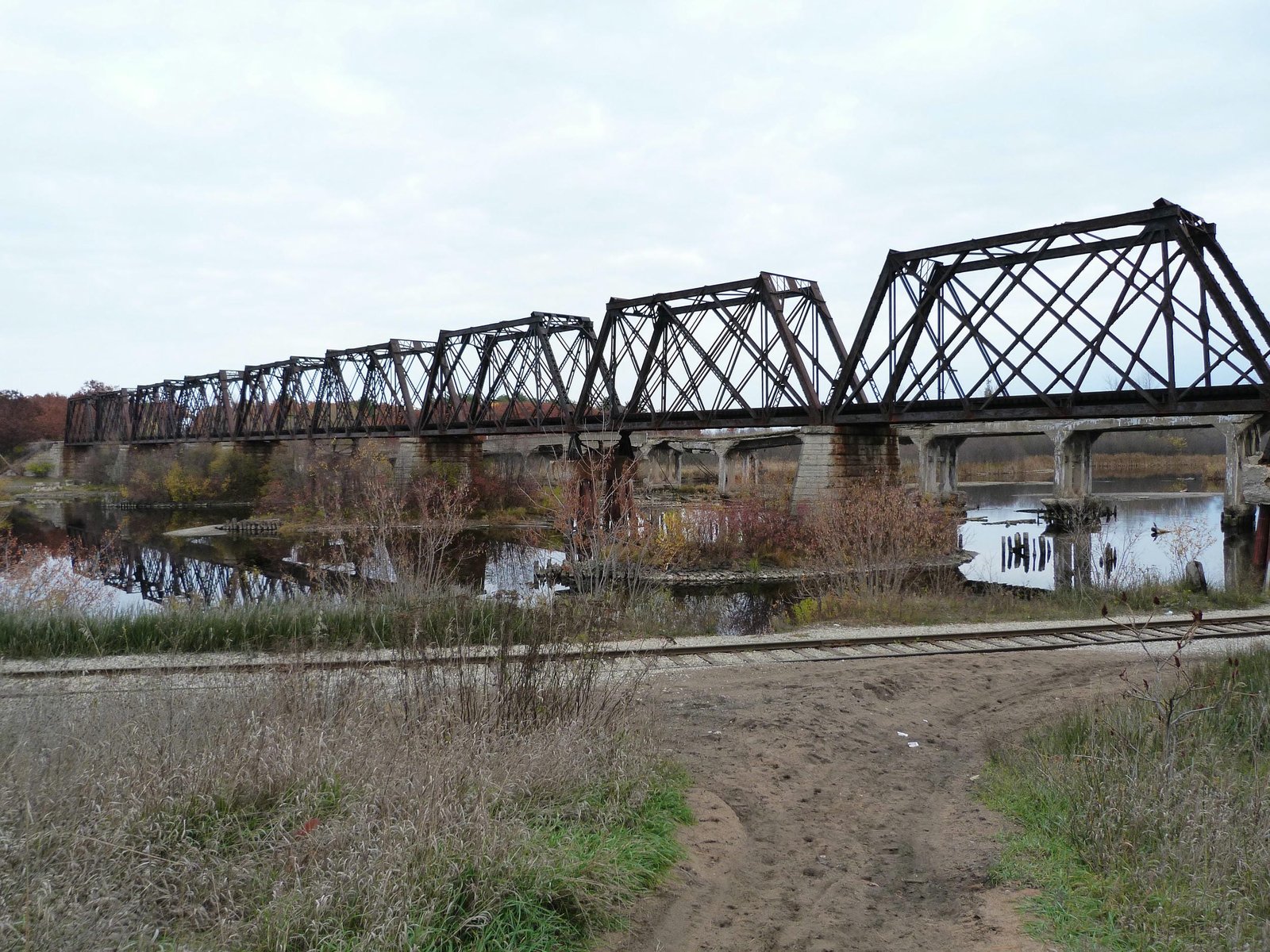 Overview of bridge.  Photo credit: Nathan Holth (Historicbridges.org); used with permission.